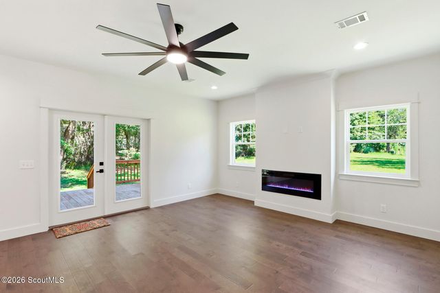 91 Sir Edward Teach Road, Midway, GA 31320