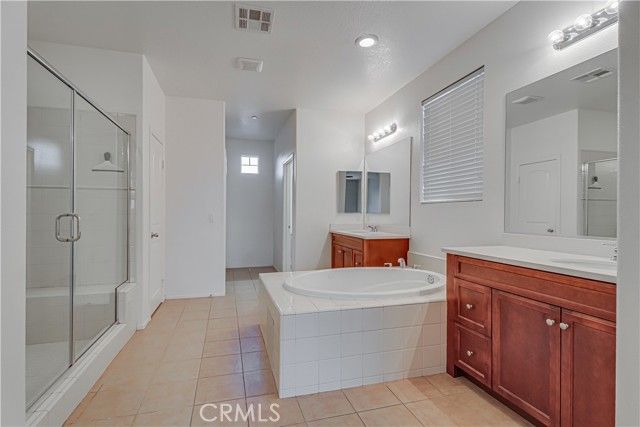 5005 Silvery Jewel, Bakersfield, CA 93313