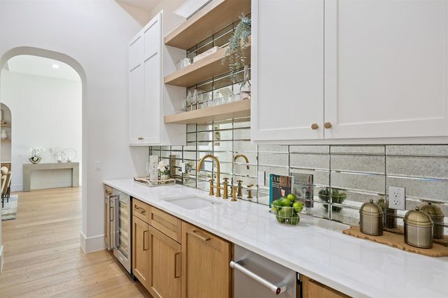 5608 Shady Oak CT, Austin, TX 78756