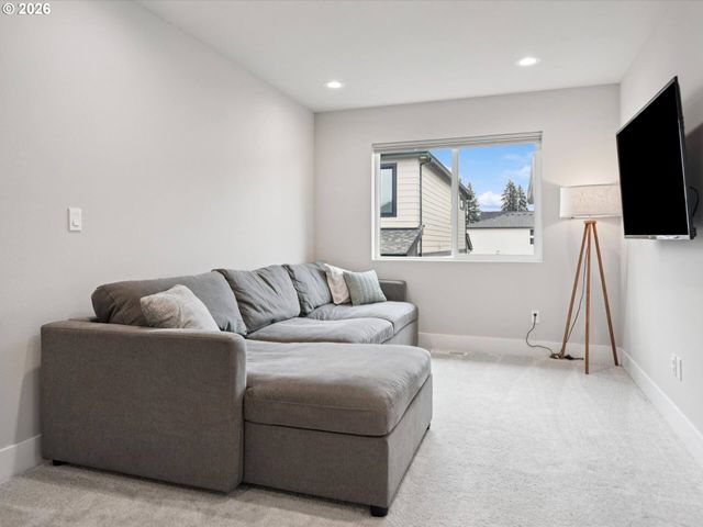 16643 Se SNOW BLANKET Ter, Happy Valley, OR 97086