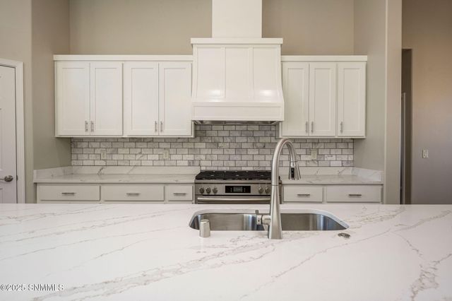 701 Basha Arc, Las Cruces, NM 88005