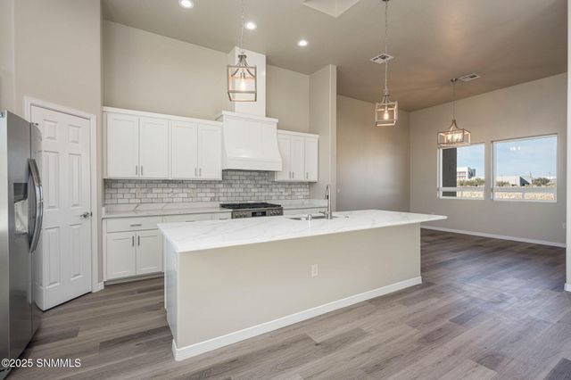 701 Basha Arc, Las Cruces, NM 88005