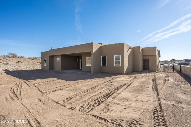 701 Basha Arc, Las Cruces, NM 88005
