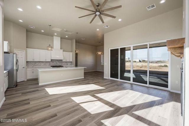 701 Basha Arc, Las Cruces, NM 88005