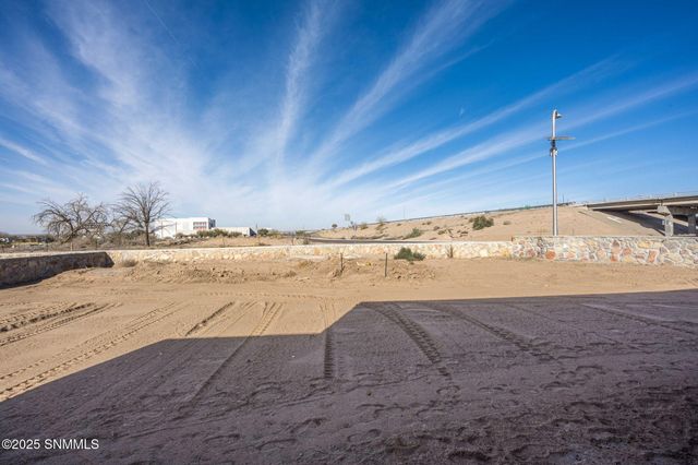 701 Basha Arc, Las Cruces, NM 88005