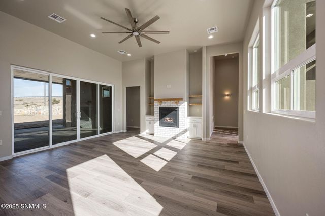 701 Basha Arc, Las Cruces, NM 88005