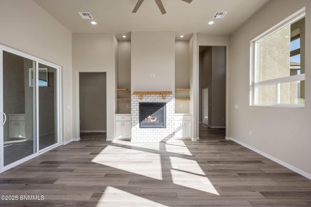 701 Basha Arc, Las Cruces, NM 88005