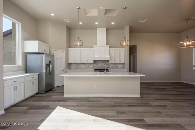701 Basha Arc, Las Cruces, NM 88005