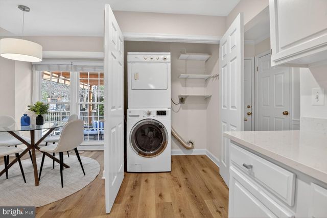 2790 MANSWAY DR, Herndon, VA 20171