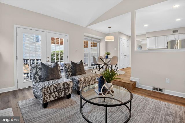 2790 MANSWAY DR, Herndon, VA 20171