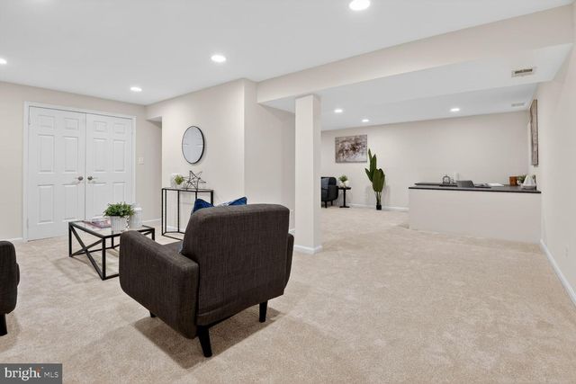 2790 MANSWAY DR, Herndon, VA 20171