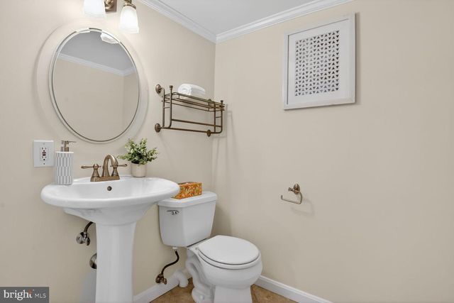 2790 MANSWAY DR, Herndon, VA 20171