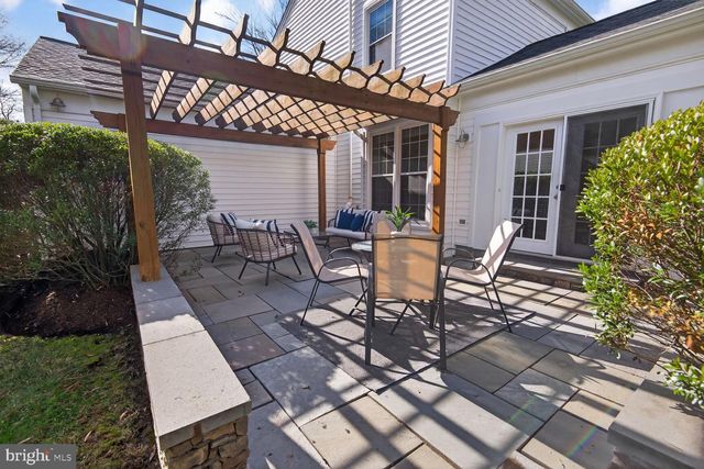 2790 MANSWAY DR, Herndon, VA 20171