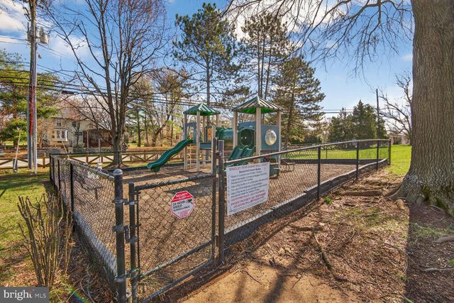 2790 MANSWAY DR, Herndon, VA 20171