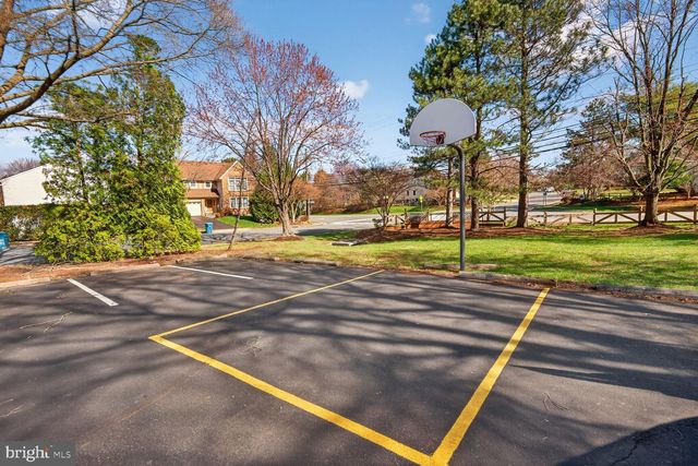 2790 MANSWAY DR, Herndon, VA 20171