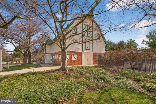 2790 MANSWAY DR, Herndon, VA 20171