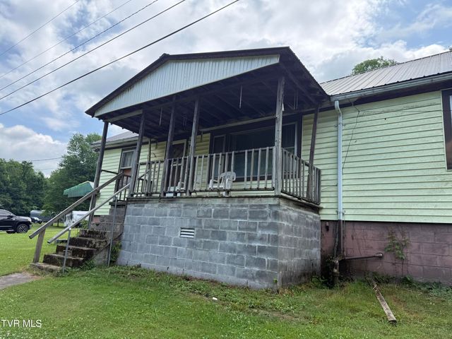 12114 Keeshond Road, Coeburn, VA 24230