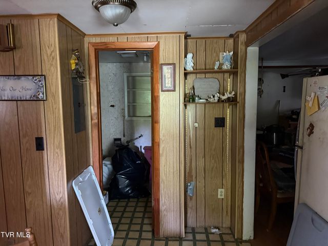 12114 Keeshond Road, Coeburn, VA 24230