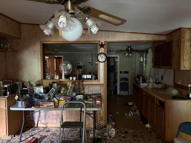 12114 Keeshond Road, Coeburn, VA 24230