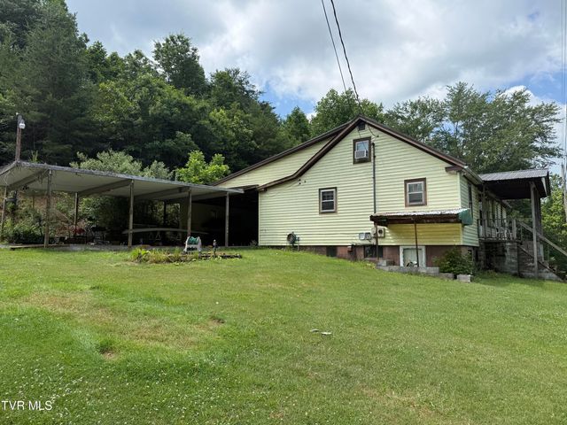 12114 Keeshond Road, Coeburn, VA 24230