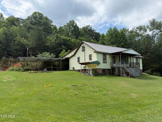 12114 Keeshond Road, Coeburn, VA 24230