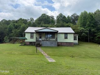 12114 Keeshond Road, Coeburn, VA 24230