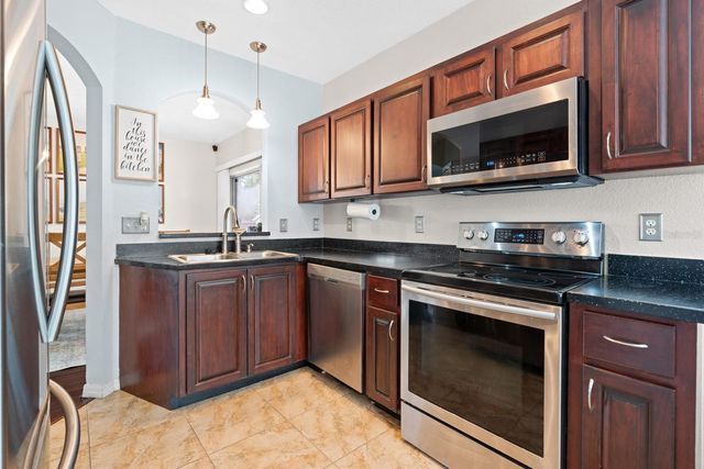 7415 S ELLIOTT STREET, Tampa, FL 33616