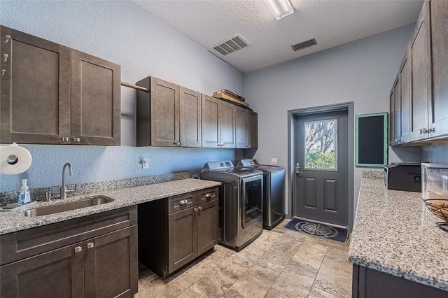 2424 BURNS AVENUE, Lake Wales, FL 33898