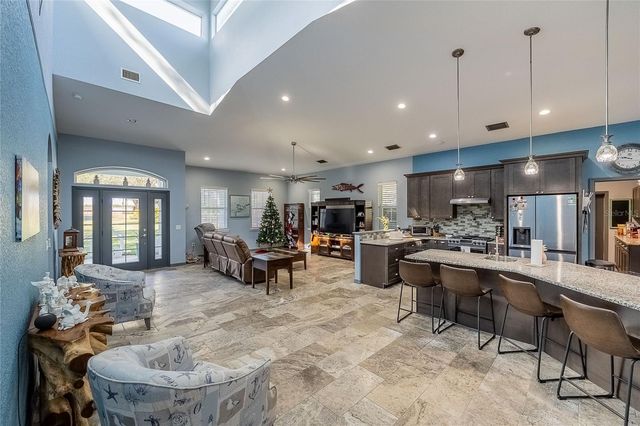 2424 BURNS AVENUE, Lake Wales, FL 33898