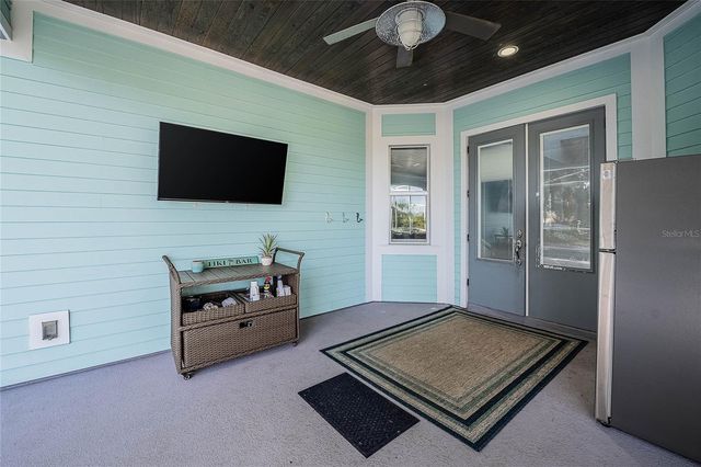 2424 BURNS AVENUE, Lake Wales, FL 33898