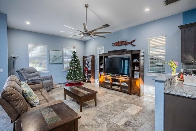 2424 BURNS AVENUE, Lake Wales, FL 33898