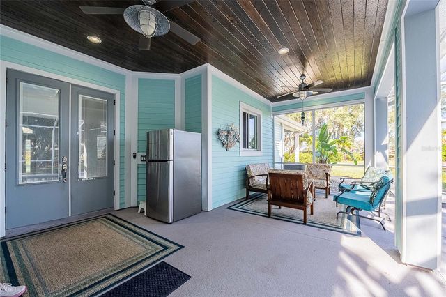 2424 BURNS AVENUE, Lake Wales, FL 33898