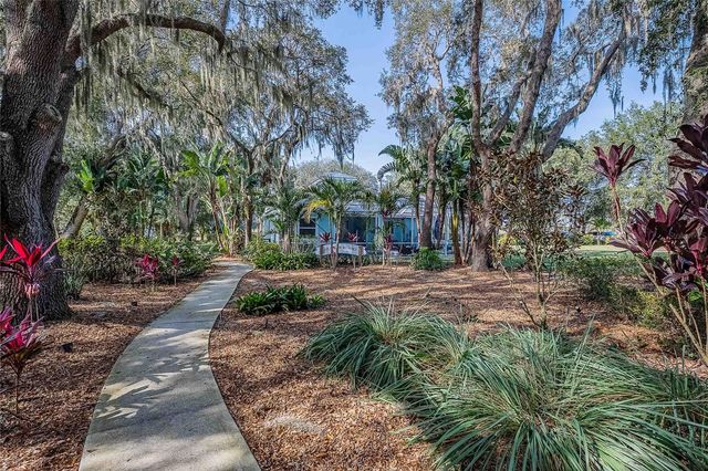 2424 BURNS AVENUE, Lake Wales, FL 33898