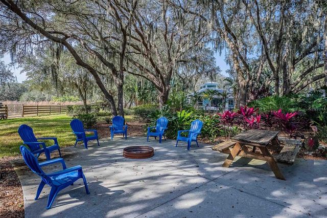 2424 BURNS AVENUE, Lake Wales, FL 33898