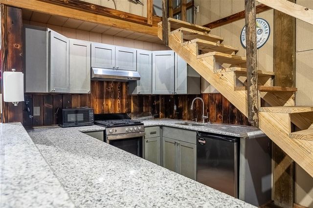 2424 BURNS AVENUE, Lake Wales, FL 33898