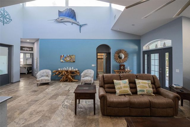 2424 BURNS AVENUE, Lake Wales, FL 33898