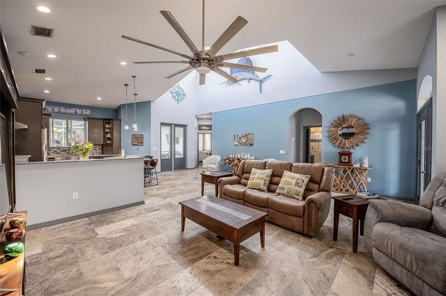 2424 BURNS AVENUE, Lake Wales, FL 33898