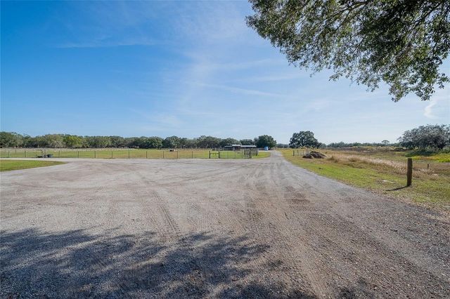 2424 BURNS AVENUE, Lake Wales, FL 33898