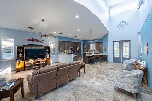 2424 BURNS AVENUE, Lake Wales, FL 33898