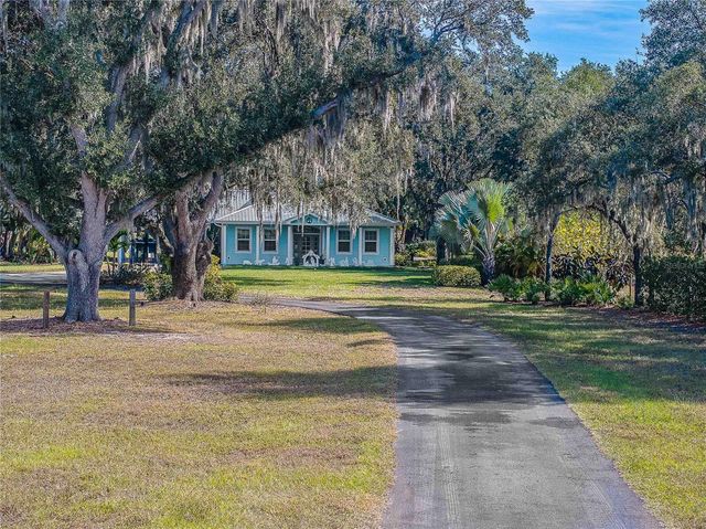 2424 BURNS AVENUE, Lake Wales, FL 33898