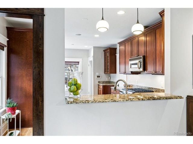 945 Adams St, Denver, CO 80206