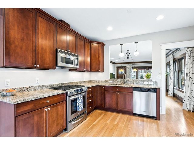 945 Adams St, Denver, CO 80206