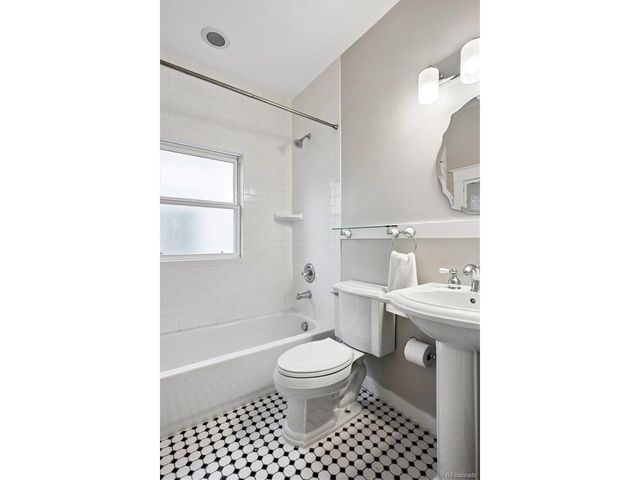 945 Adams St, Denver, CO 80206