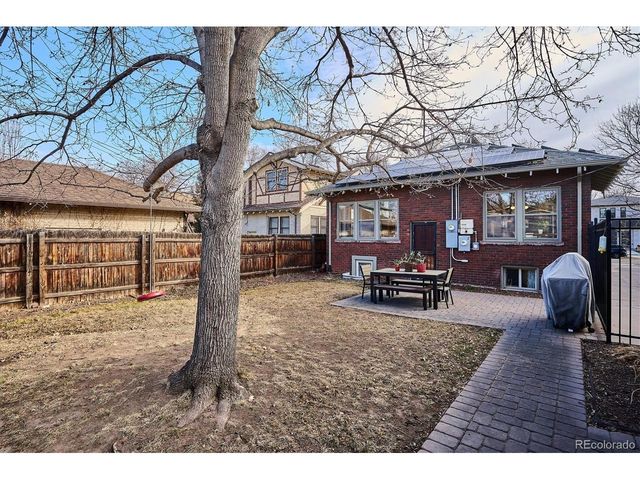 945 Adams St, Denver, CO 80206