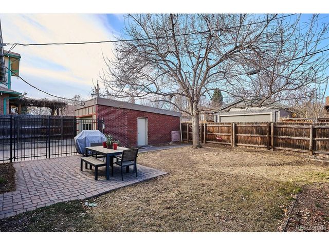 945 Adams St, Denver, CO 80206