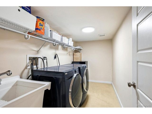 945 Adams St, Denver, CO 80206