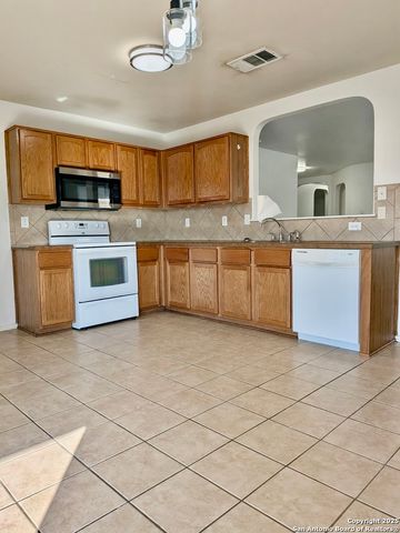 531 Reba, Converse, TX 78109