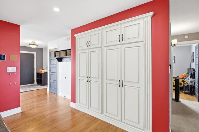 1017 FALCON DR, Columbia, MO 65201