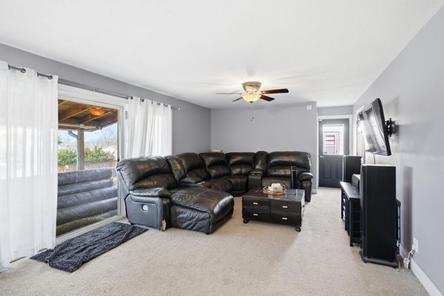 1017 FALCON DR, Columbia, MO 65201