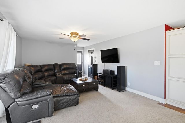 1017 FALCON DR, Columbia, MO 65201